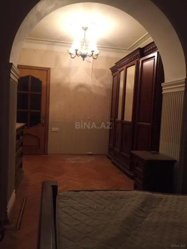 Kirayə verilir 6 otaqlı mənzil 170 m²