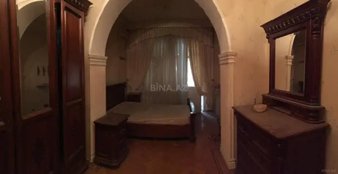 Kirayə verilir 6 otaqlı mənzil 170 m²