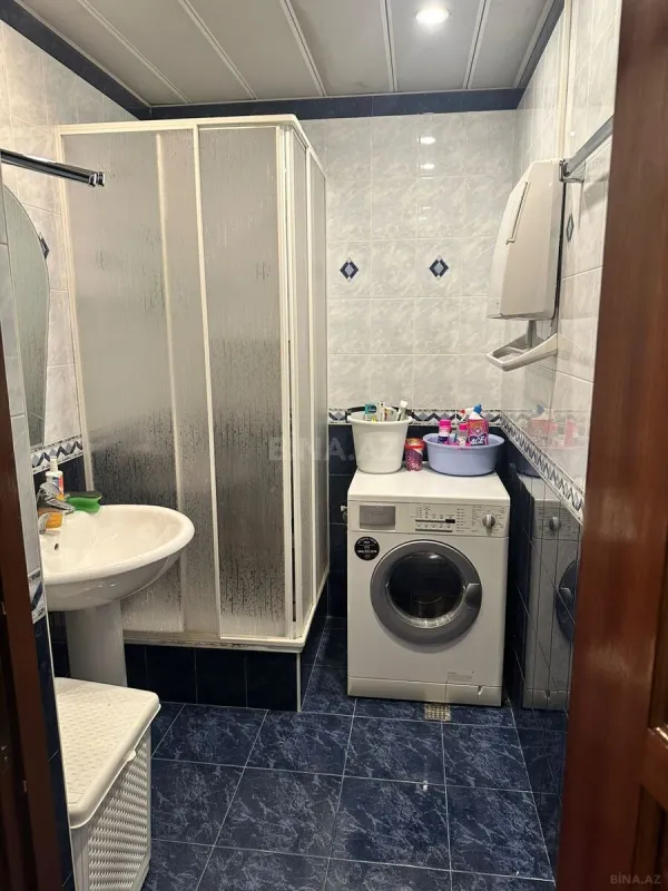 Satılır 6 otaqlı mənzil 205 m²