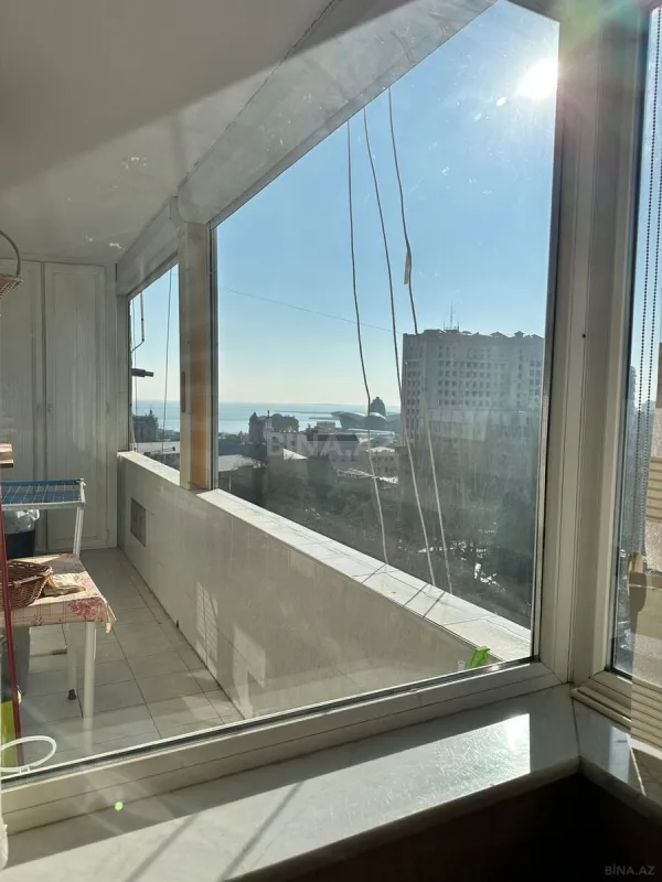 Satılır 6 otaqlı mənzil 205 m²