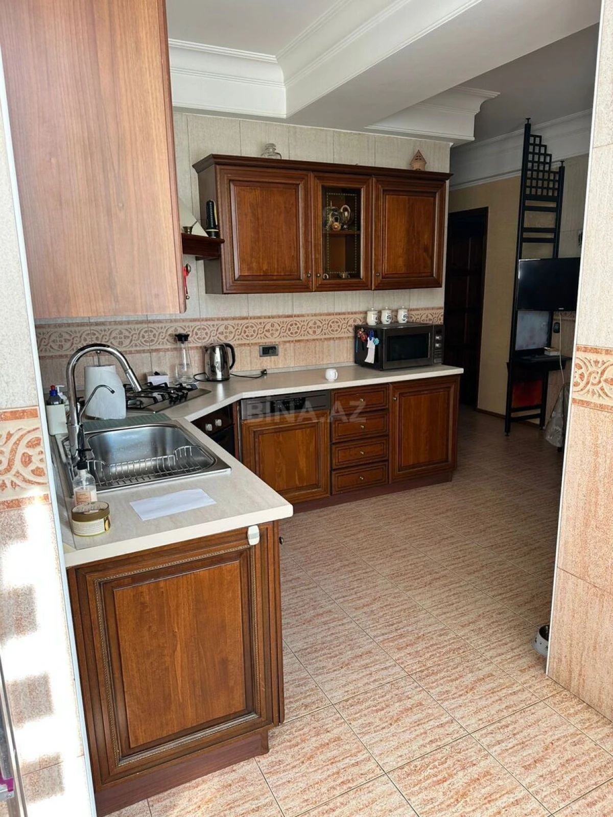 Satılır 6 otaqlı mənzil 205 m²