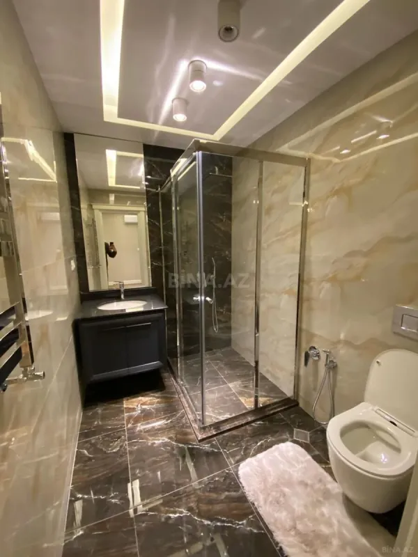 Kirayə verilir 4 otaqlı mənzil 215 m²