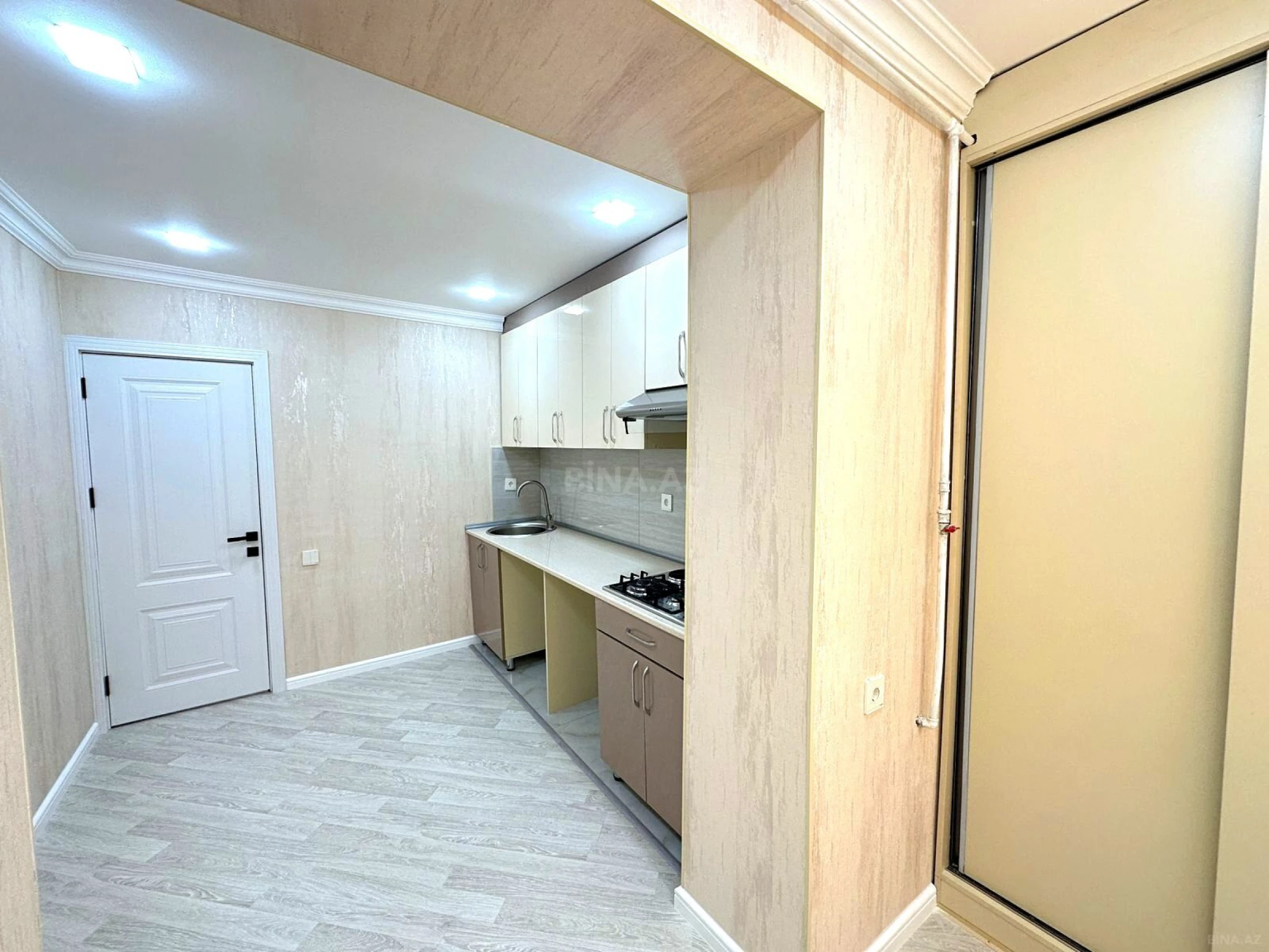 Satılır 4 otaqlı mənzil 100 m²