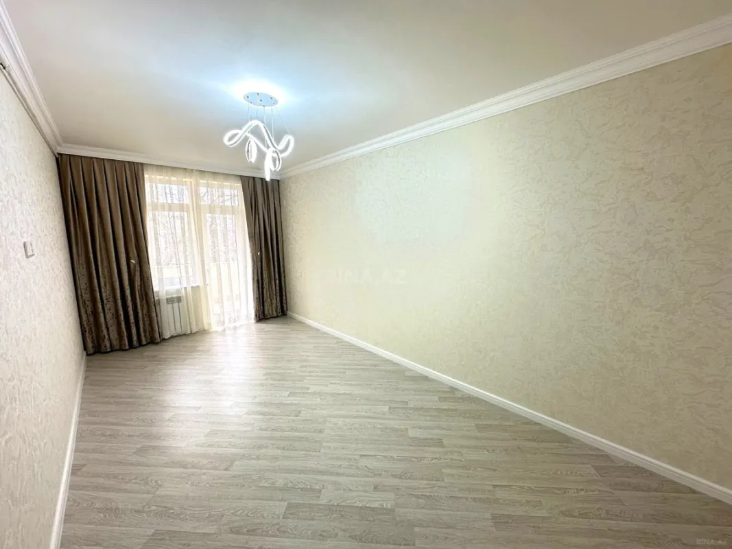 Satılır 4 otaqlı mənzil 100 m²