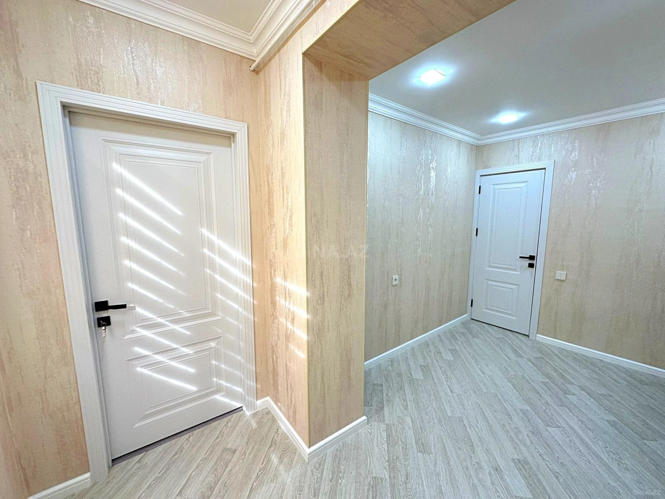 Satılır 4 otaqlı mənzil 100 m²