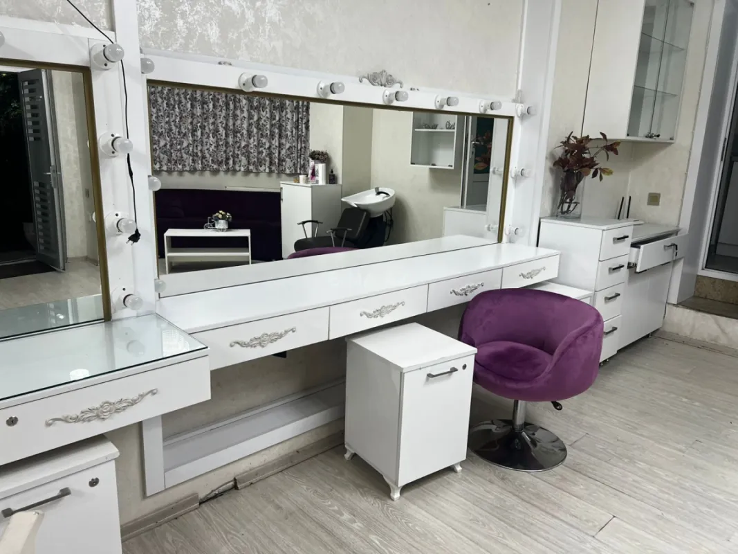 Satılır obyekt 60 m²