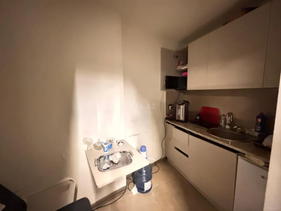 Satılır obyekt 240 m²