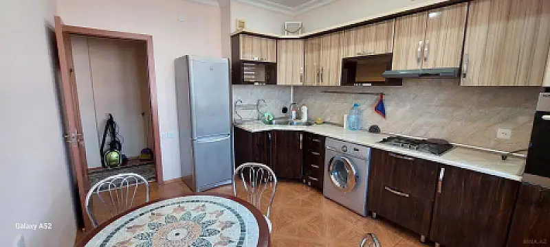 Satılır 2 otaqlı mənzil 86 m²