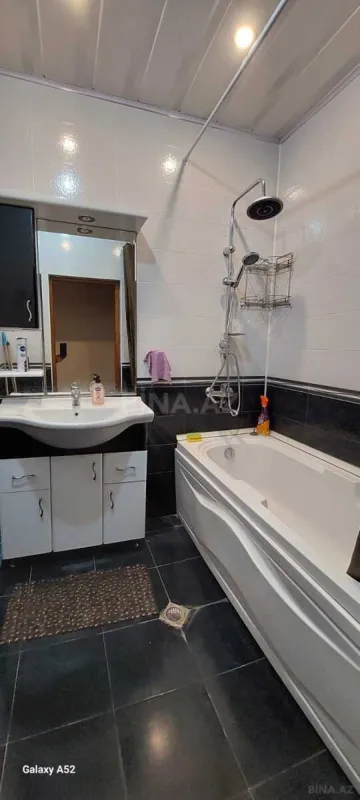 Satılır 2 otaqlı mənzil 86 m²