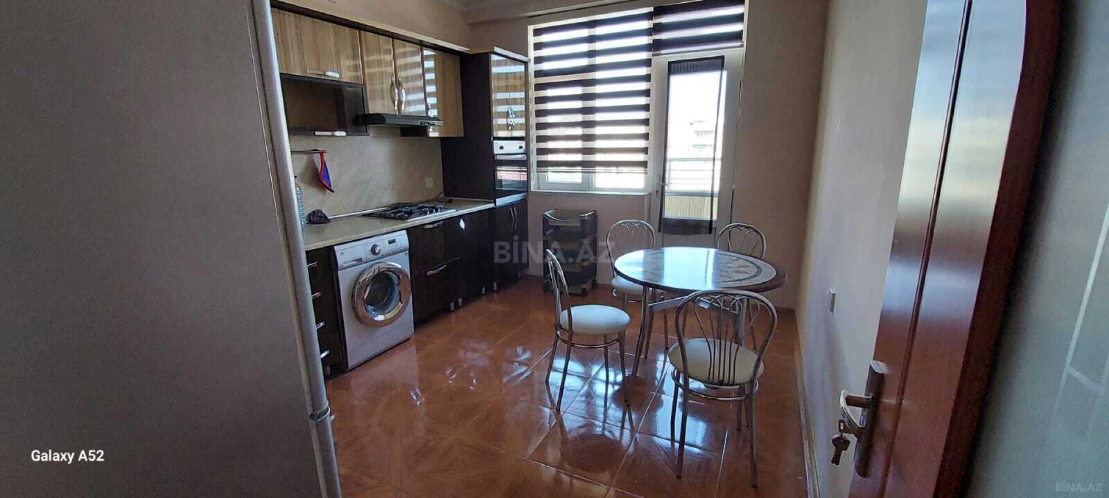 Satılır 2 otaqlı mənzil 86 m²