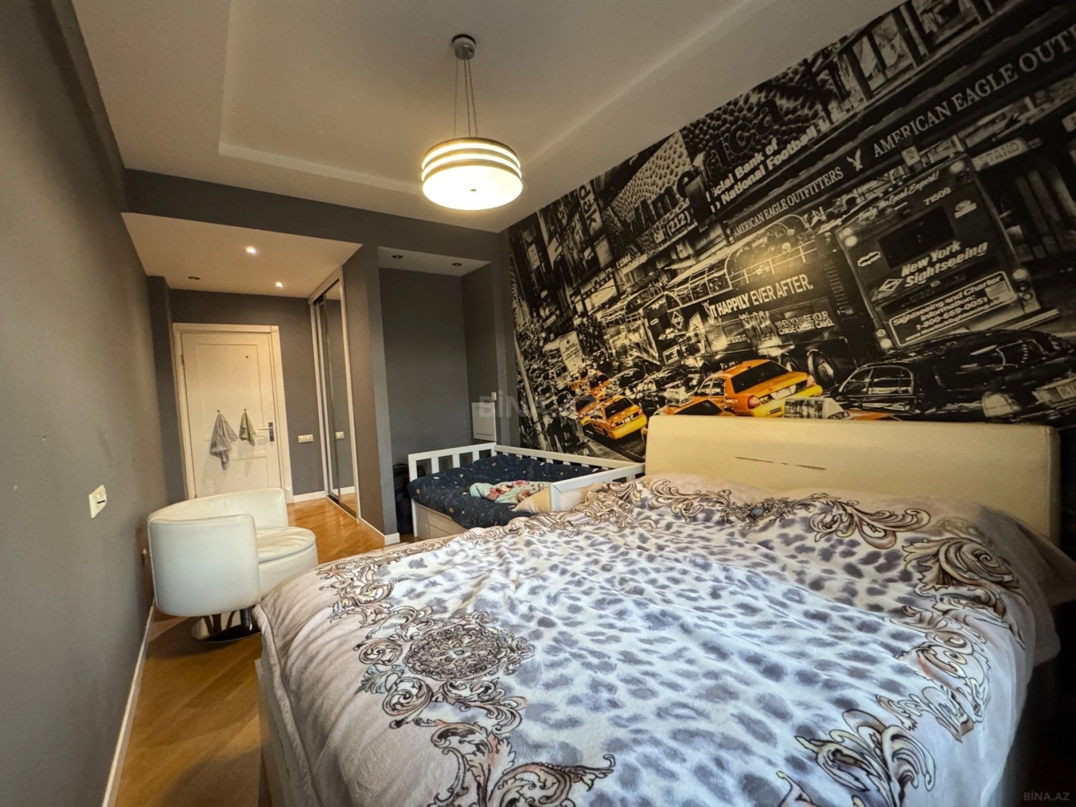 Satılır 2 otaqlı mənzil 100 m²