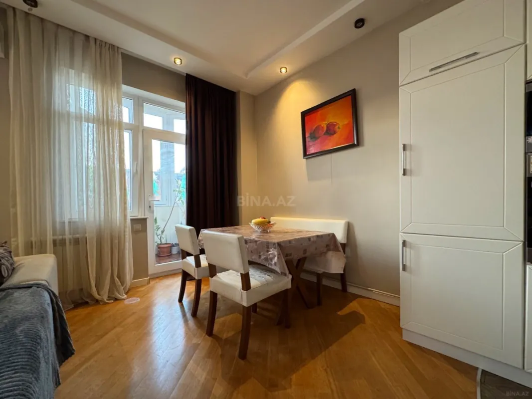 Satılır 2 otaqlı mənzil 100 m²