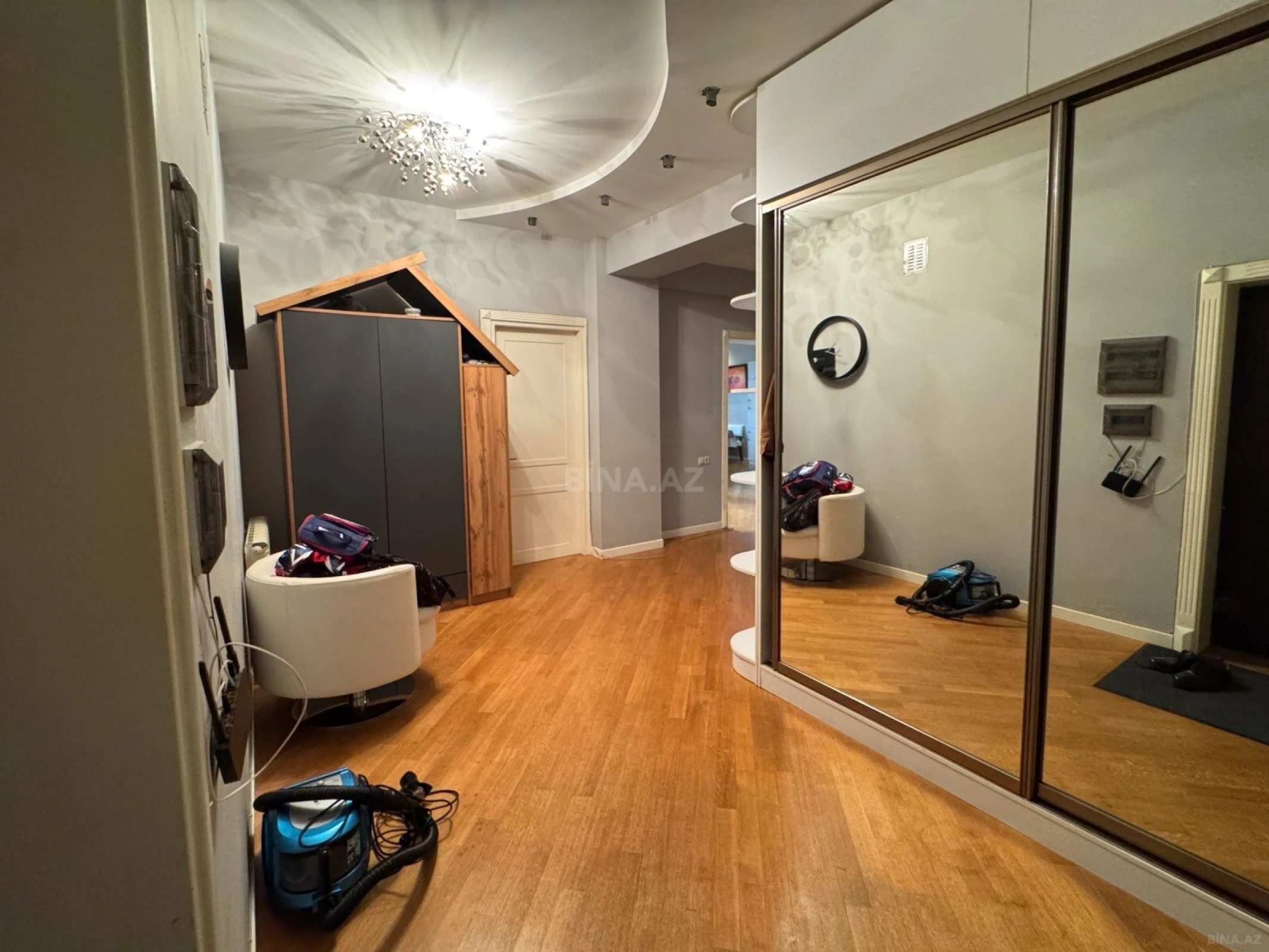 Satılır 2 otaqlı mənzil 100 m²