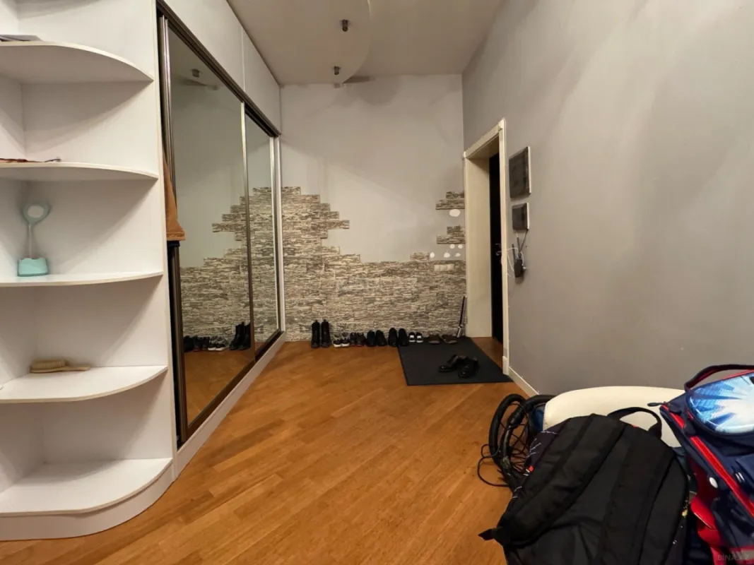 Satılır 2 otaqlı mənzil 100 m²