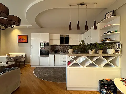 Satılır 2 otaqlı mənzil 100 m²