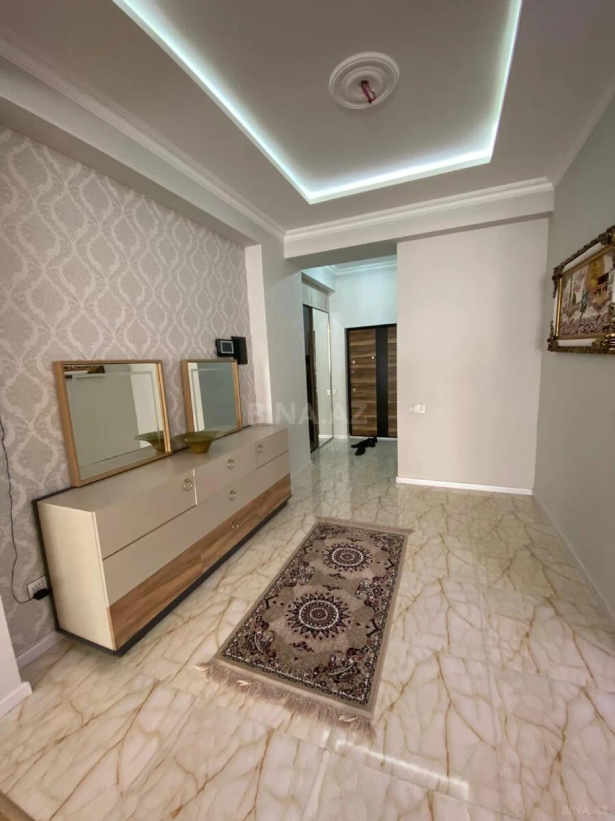 Satılır 3 otaqlı mənzil 146 m²