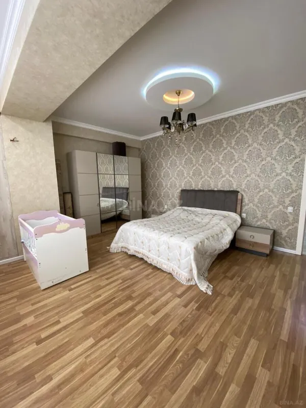 Satılır 3 otaqlı mənzil 146 m²