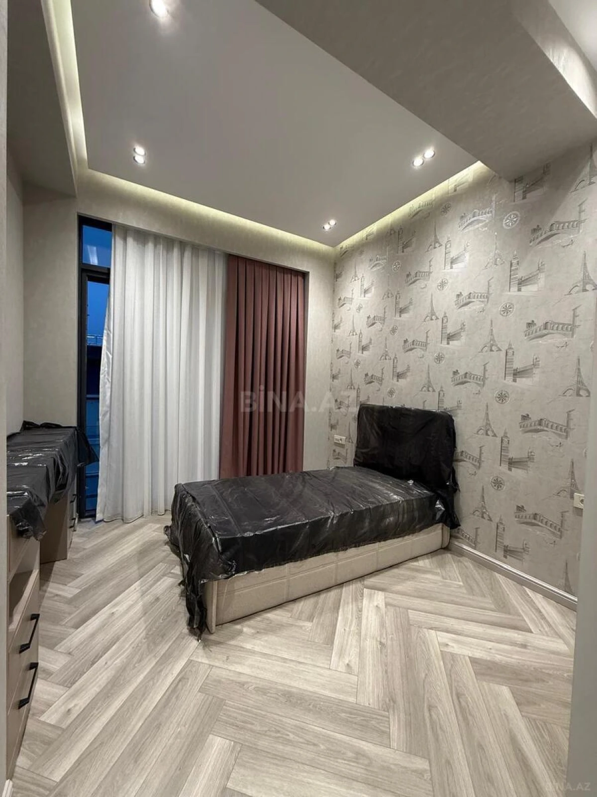 Satılır 3 otaqlı mənzil 119 m²