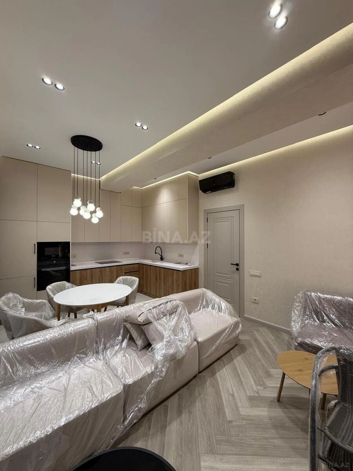 Satılır 3 otaqlı mənzil 119 m²