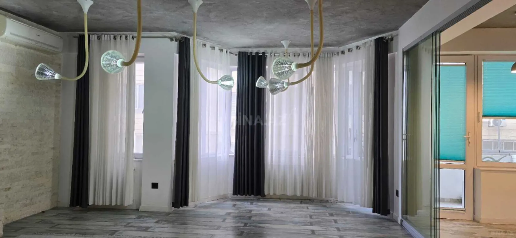 Kirayə verilir 3 otaqlı mənzil 140 m²