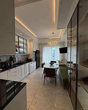 Satılır 3 otaqlı mənzil 145 m²