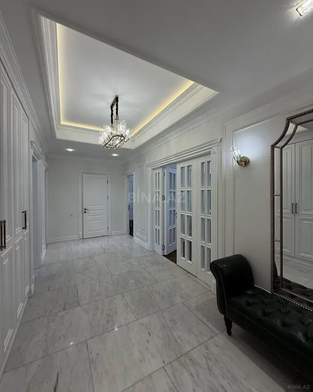 Satılır 3 otaqlı mənzil 145 m²