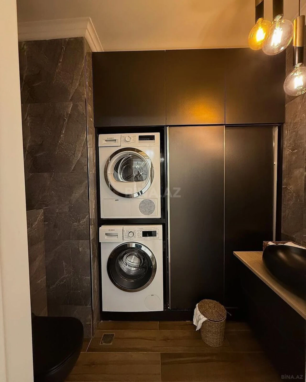 Satılır 3 otaqlı mənzil 145 m²