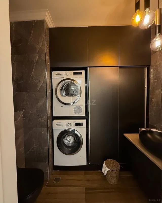 Satılır 3 otaqlı mənzil 145 m²