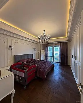 Satılır 3 otaqlı mənzil 145 m²