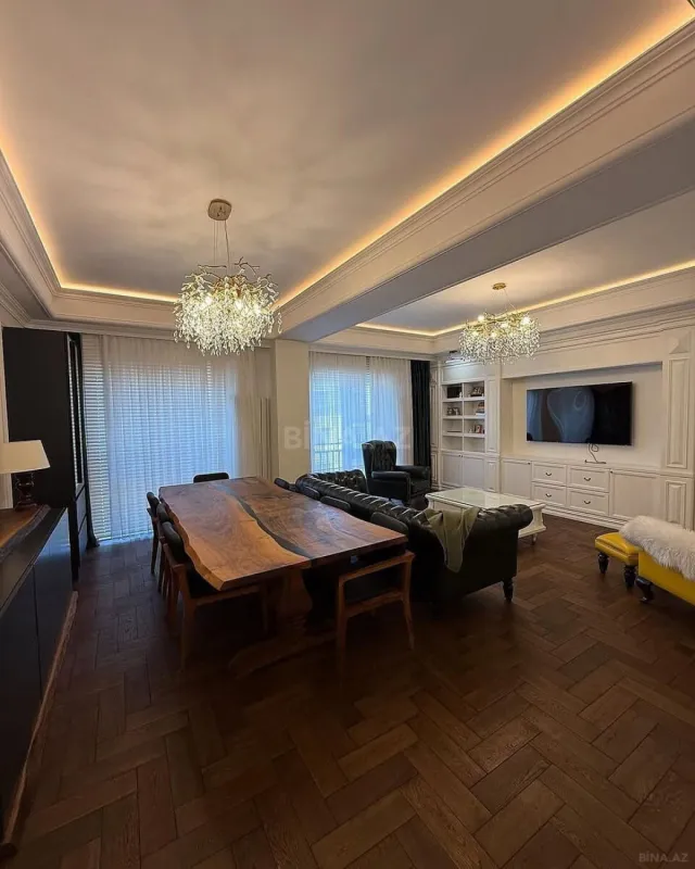 Satılır 3 otaqlı mənzil 145 m²