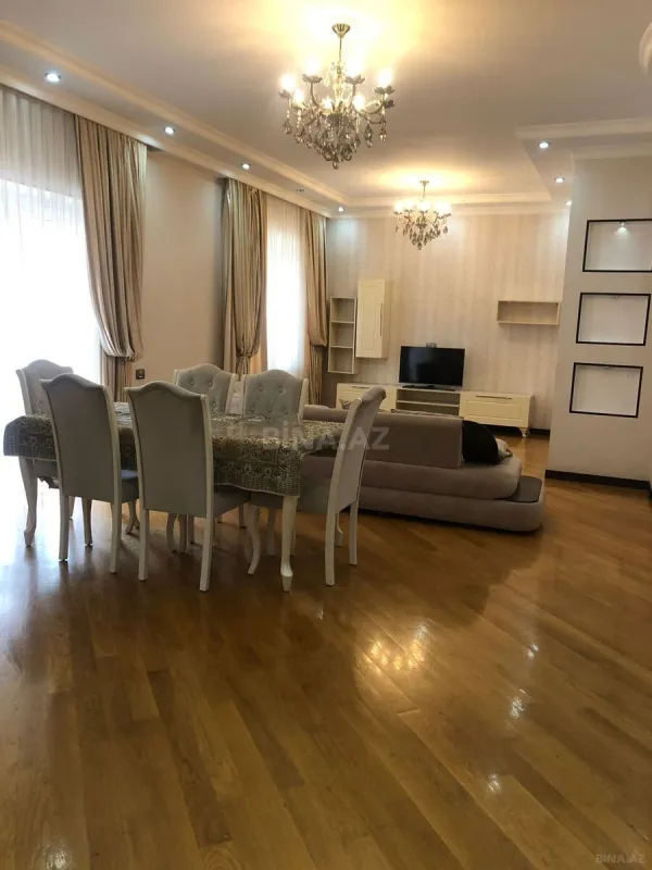 Kirayə verilir 3 otaqlı mənzil 155 m²