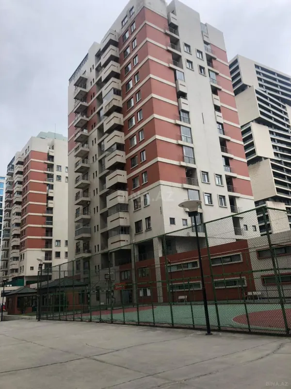 Kirayə verilir 3 otaqlı mənzil 155 m²