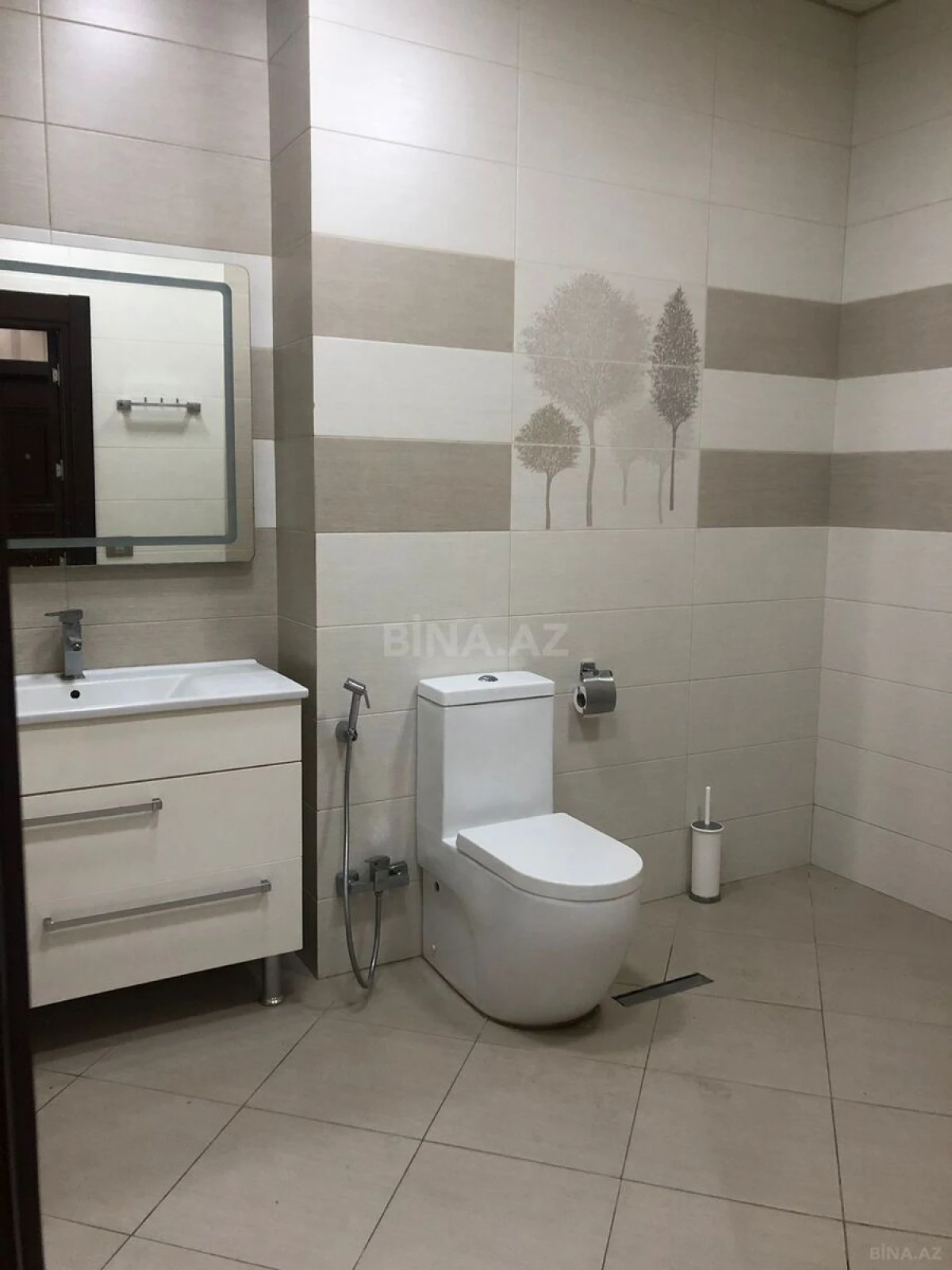 Kirayə verilir 3 otaqlı mənzil 155 m²
