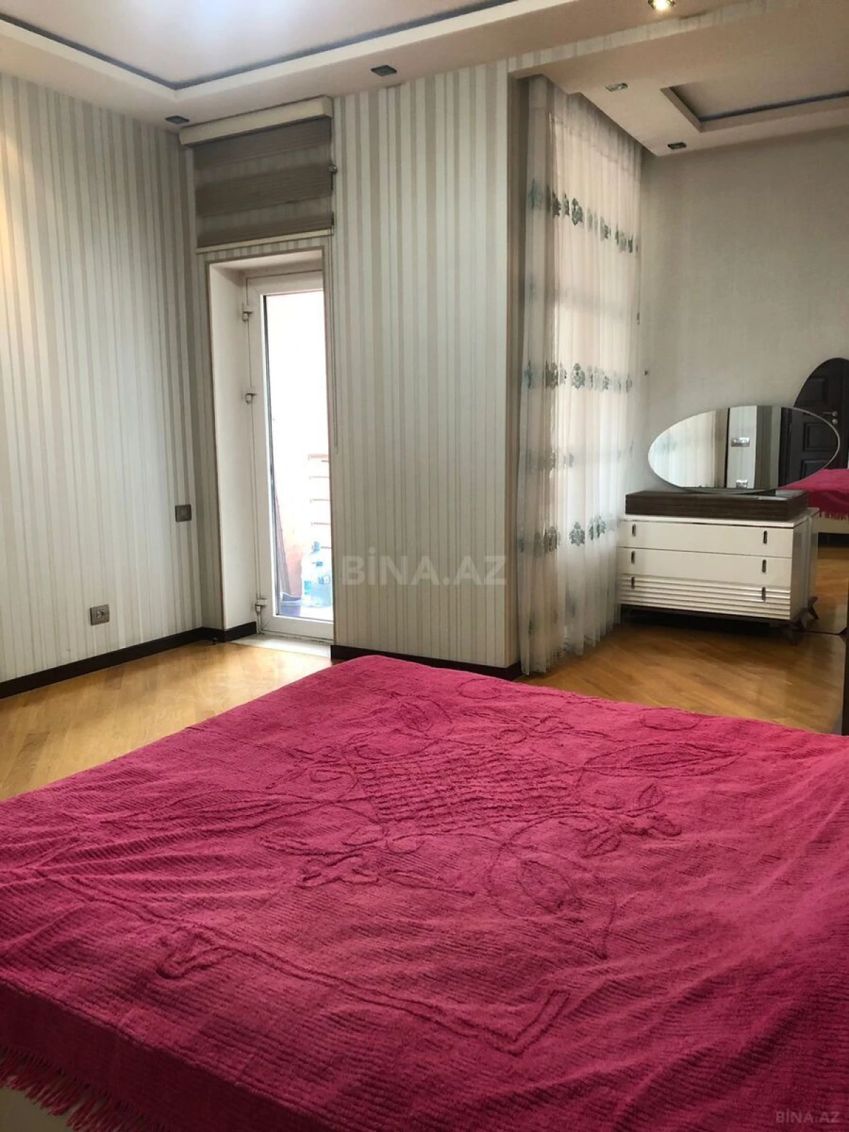 Kirayə verilir 3 otaqlı mənzil 155 m²