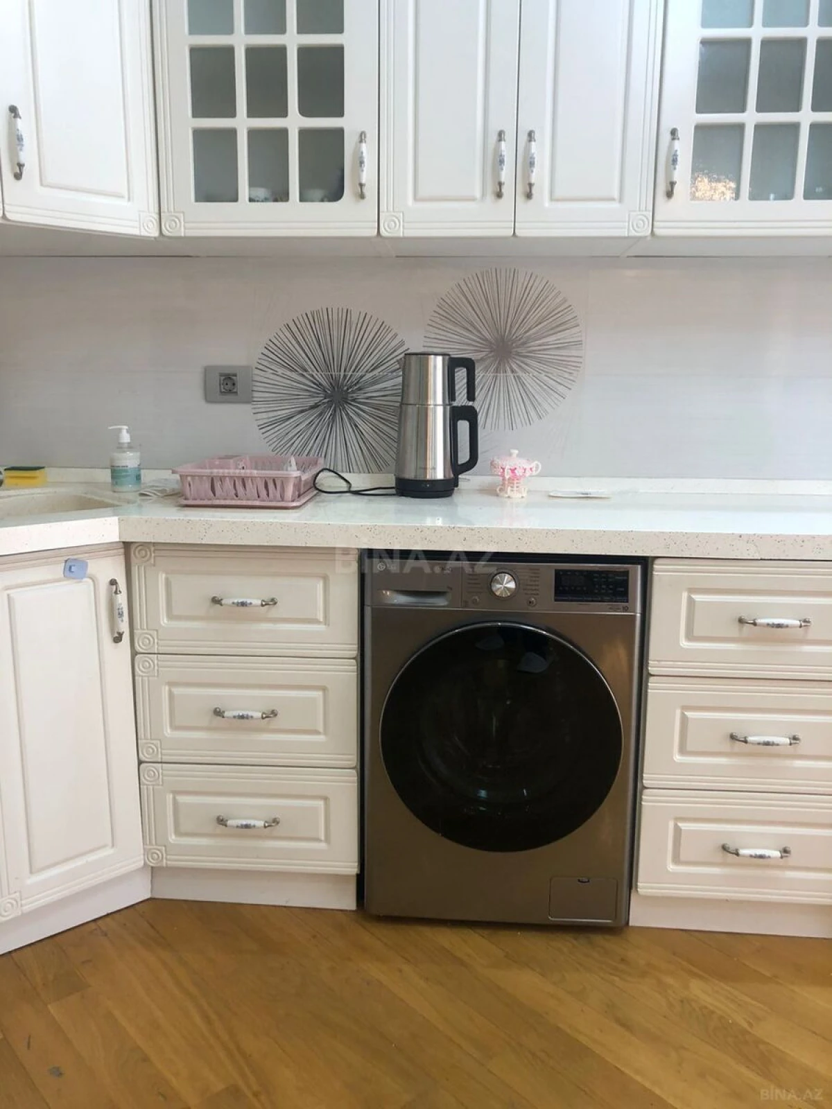 Kirayə verilir 3 otaqlı mənzil 155 m²