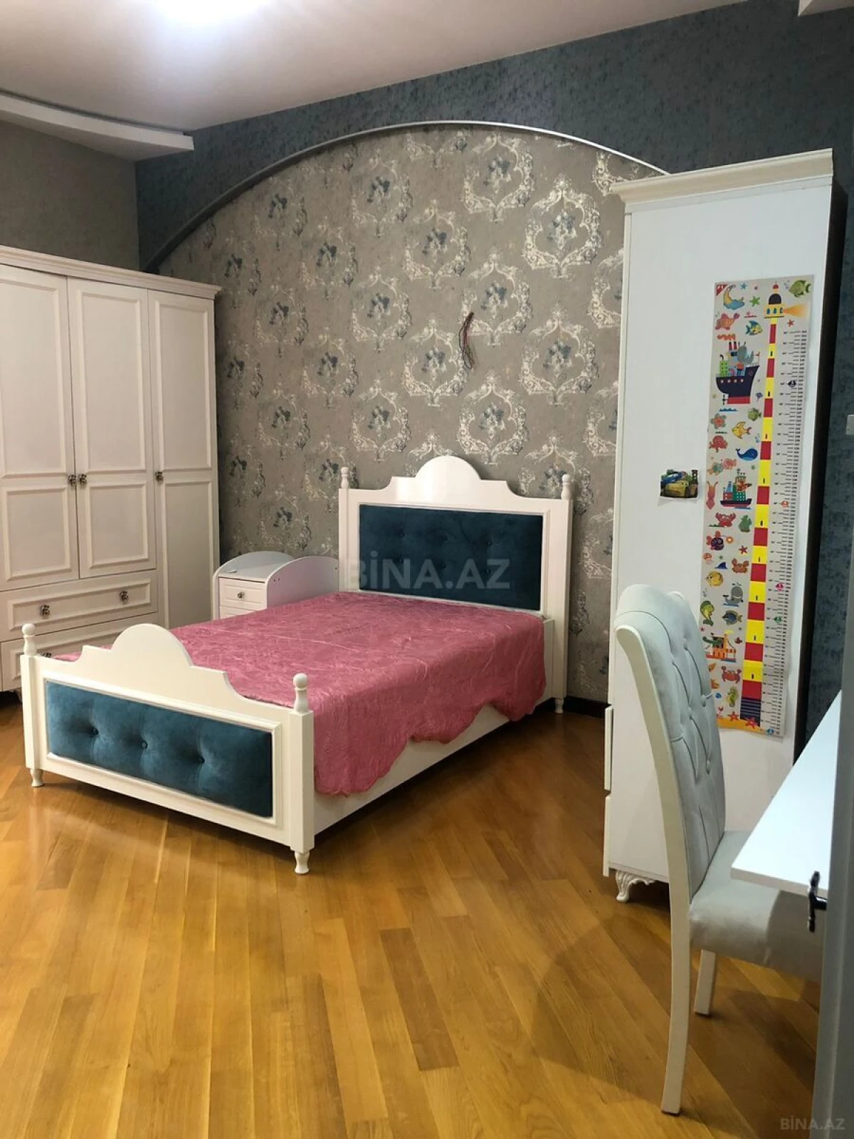 Kirayə verilir 3 otaqlı mənzil 155 m²