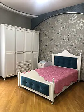 Kirayə verilir 3 otaqlı mənzil 155 m²