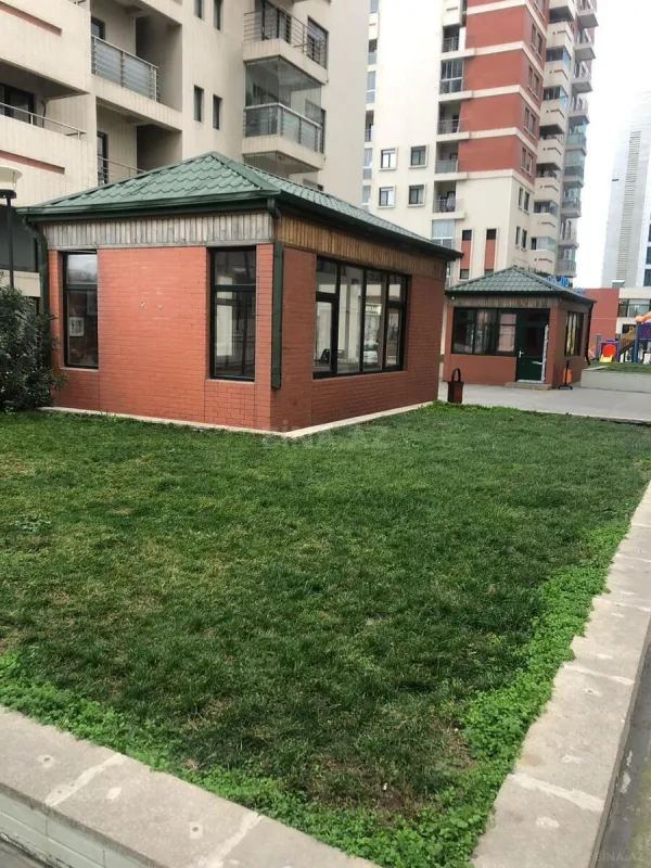 Kirayə verilir 3 otaqlı mənzil 155 m²