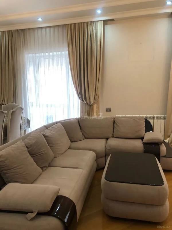 Kirayə verilir 3 otaqlı mənzil 155 m²
