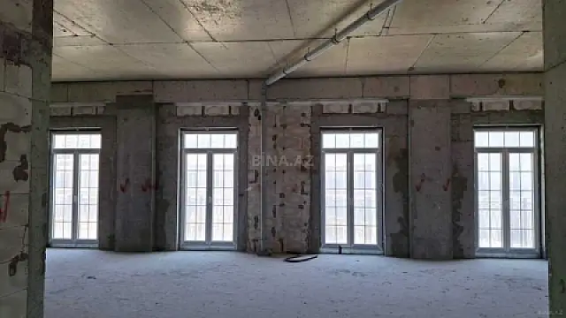 Satılır 3 otaqlı mənzil 145 m²