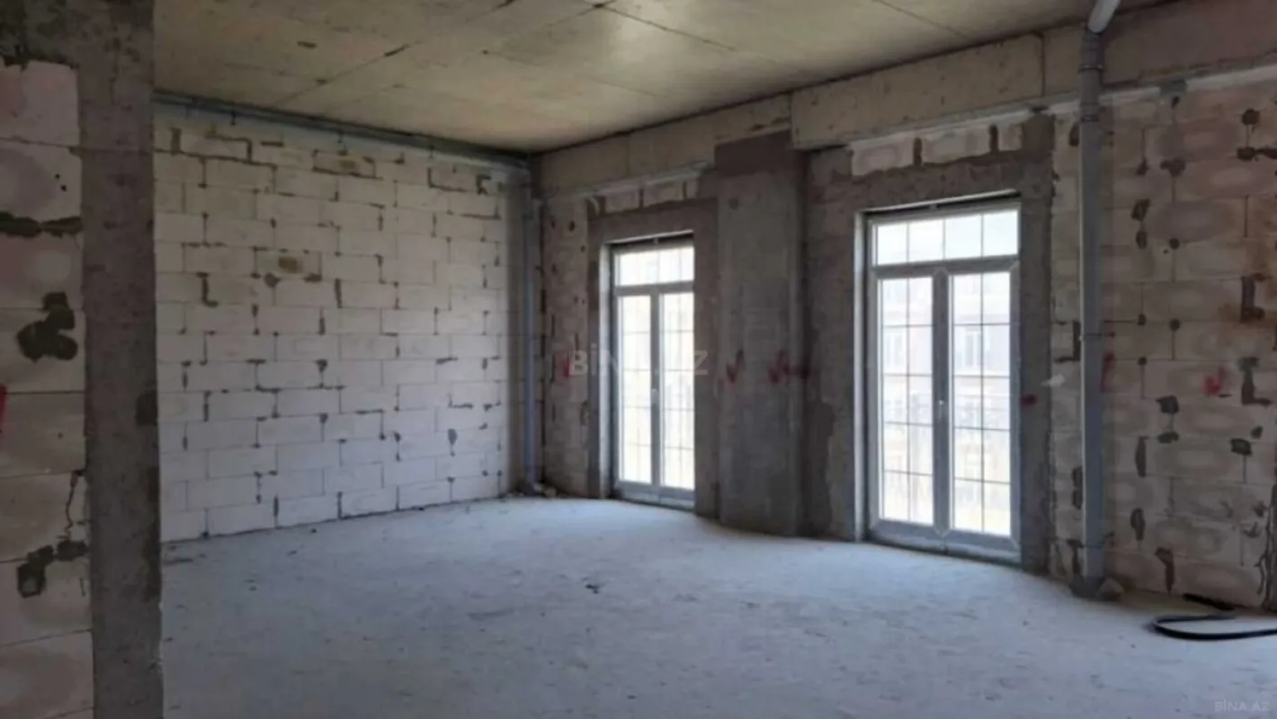 Satılır 3 otaqlı mənzil 145 m²