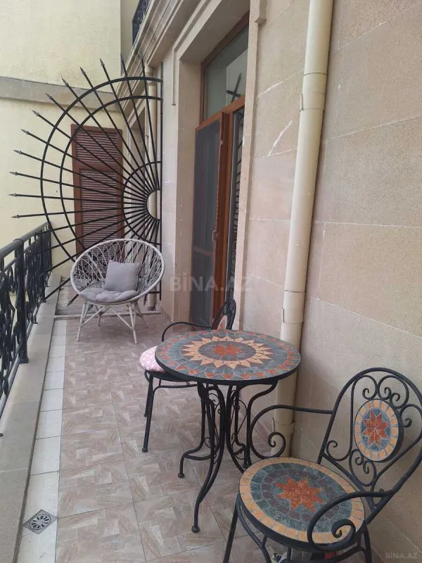 Satılır 3 otaqlı mənzil 123 m²