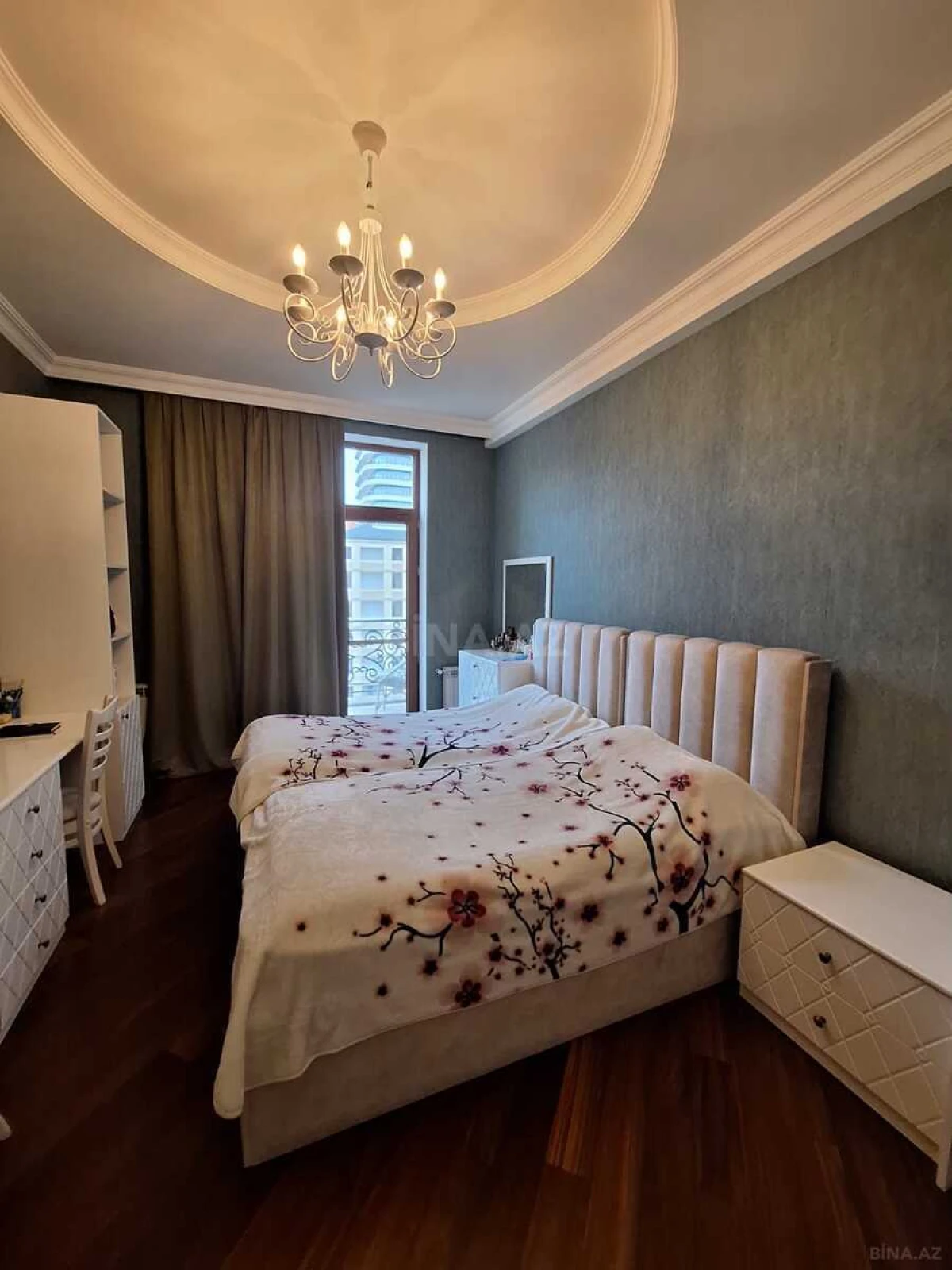 Satılır 3 otaqlı mənzil 123 m²
