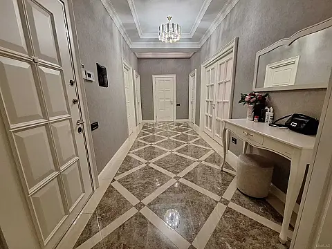 Satılır 3 otaqlı mənzil 123 m²