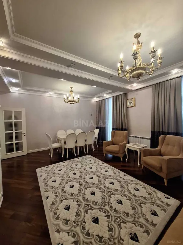 Satılır 3 otaqlı mənzil 123 m²