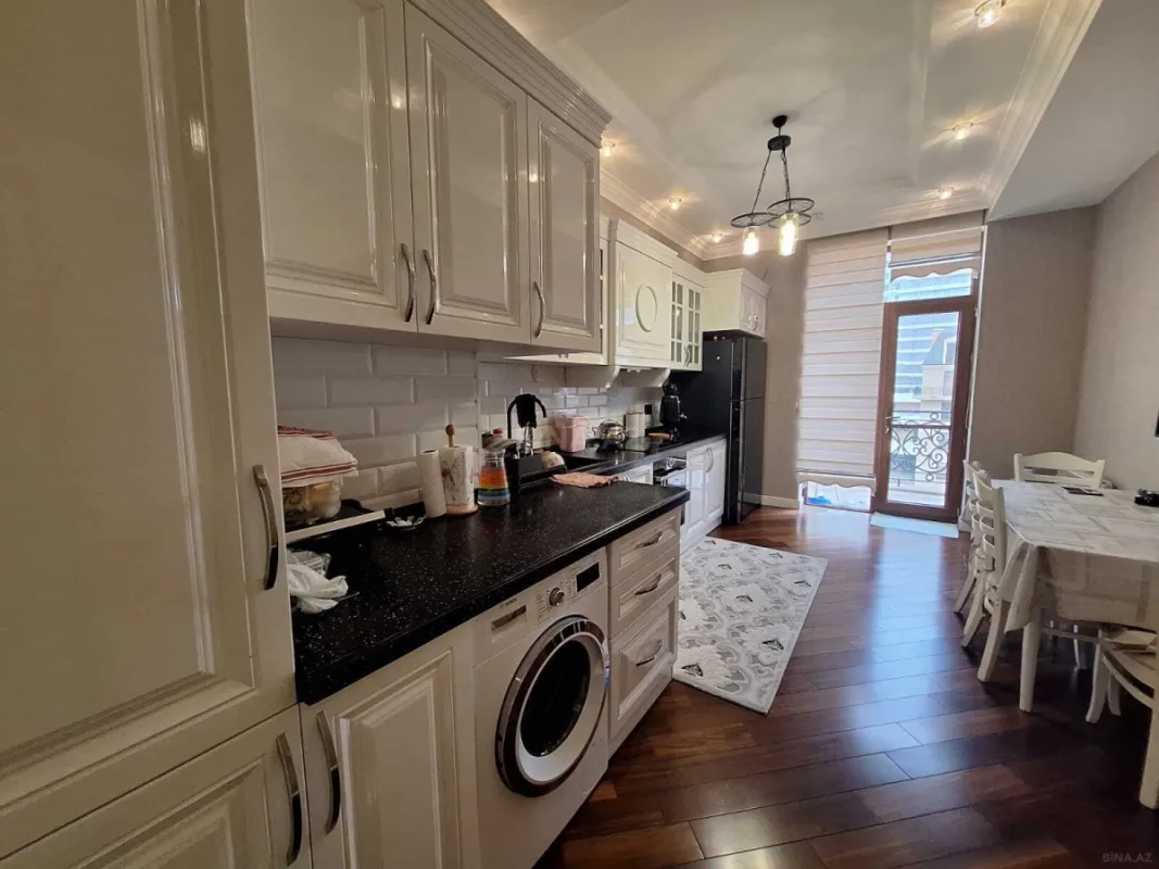 Satılır 3 otaqlı mənzil 123 m²