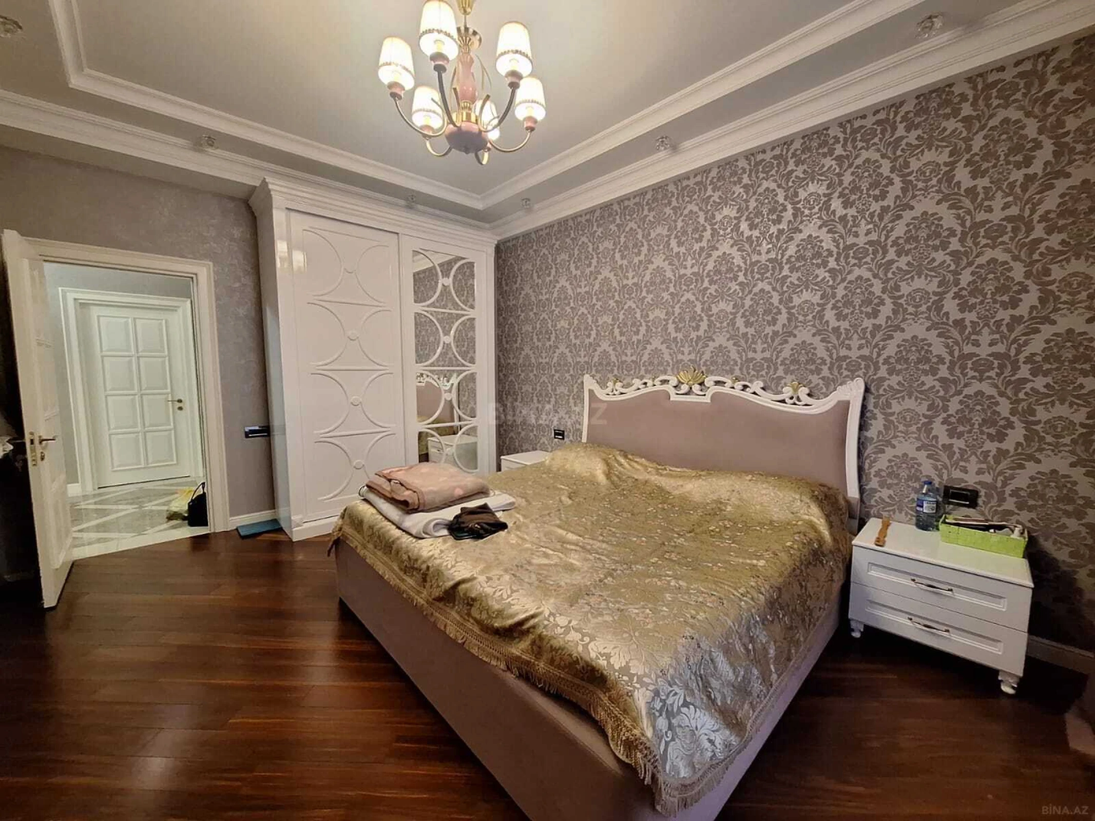 Satılır 3 otaqlı mənzil 123 m²