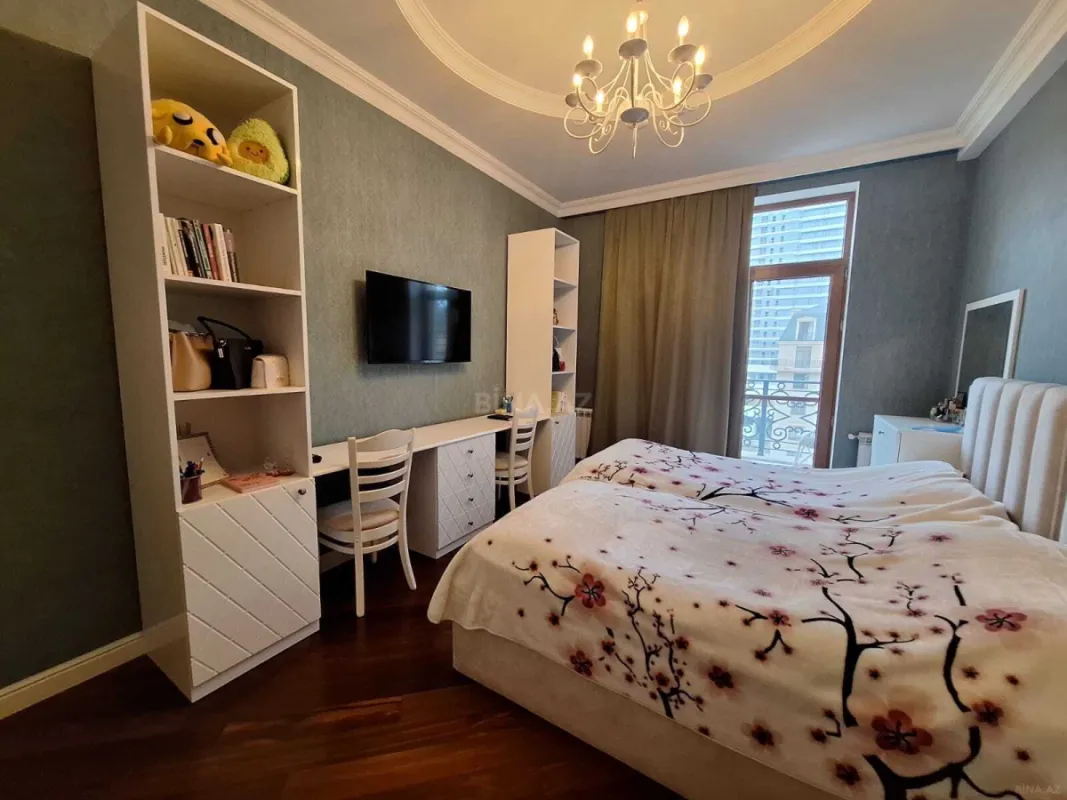 Satılır 3 otaqlı mənzil 123 m²