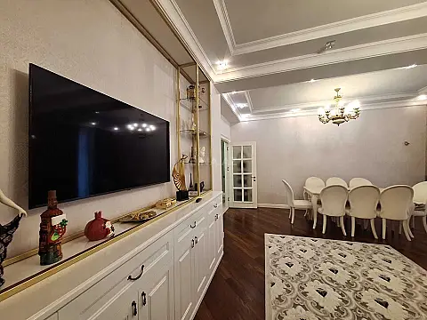 Satılır 3 otaqlı mənzil 123 m²