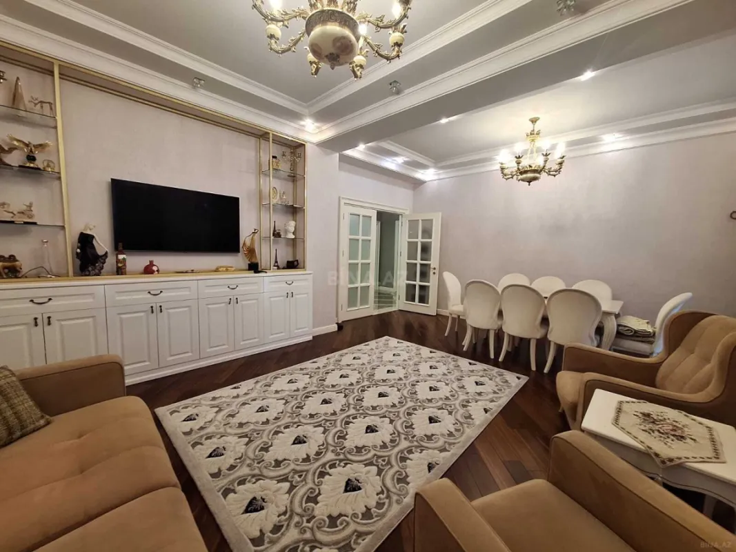 Satılır 3 otaqlı mənzil 123 m²